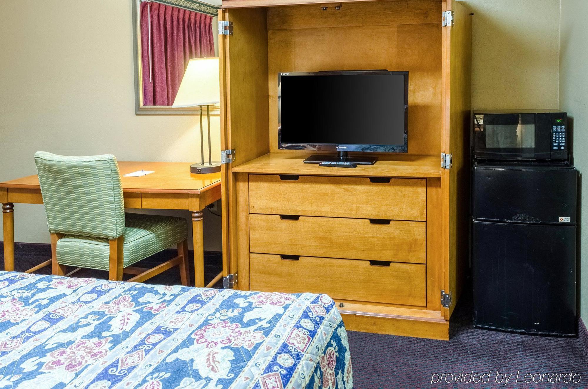 Rodeway Inn Indianola Екстериор снимка