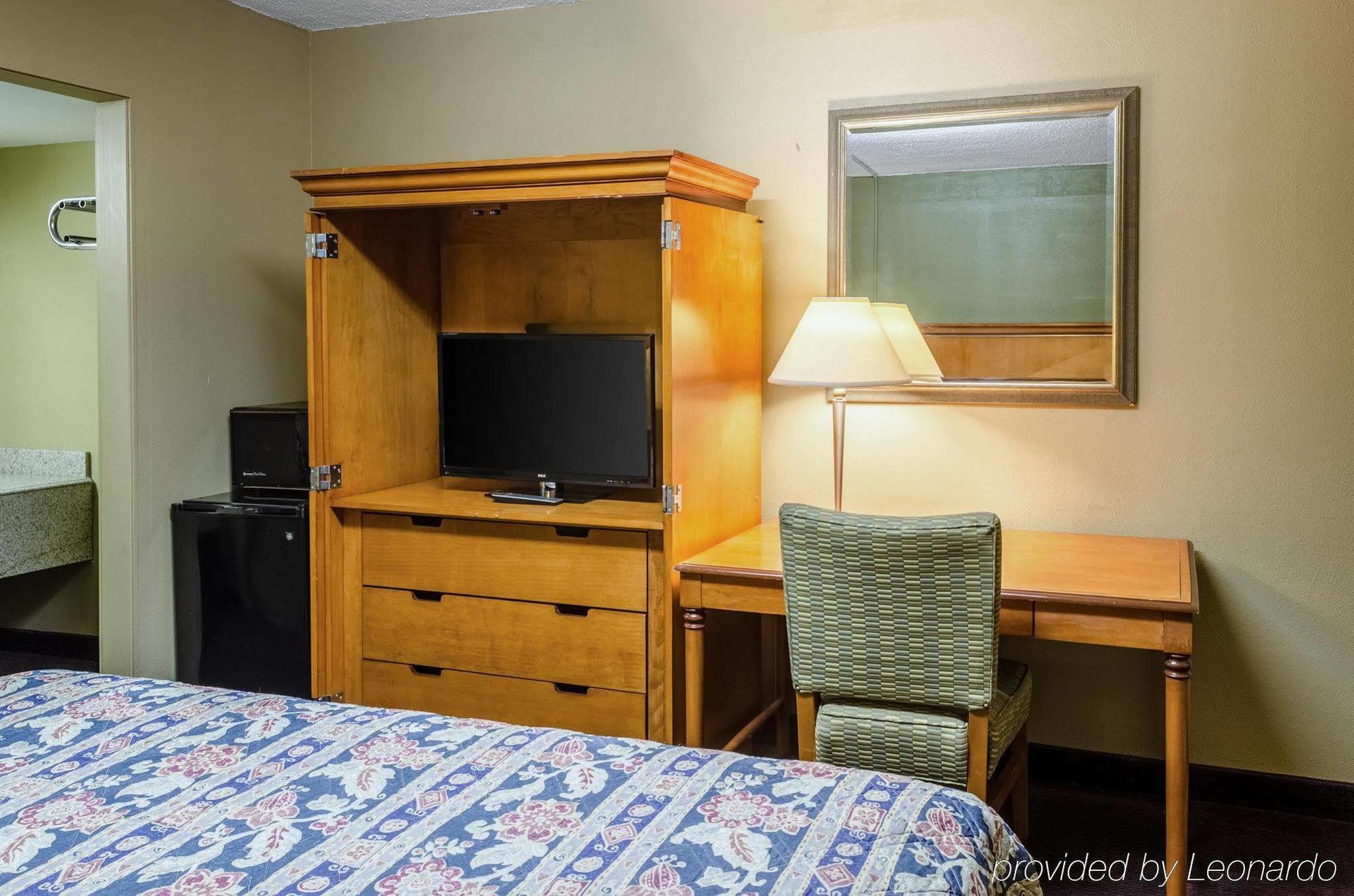 Rodeway Inn Indianola Екстериор снимка