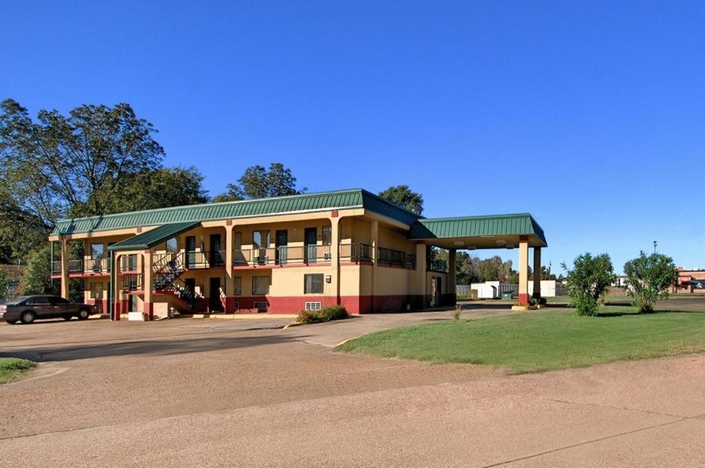 Rodeway Inn Indianola Екстериор снимка