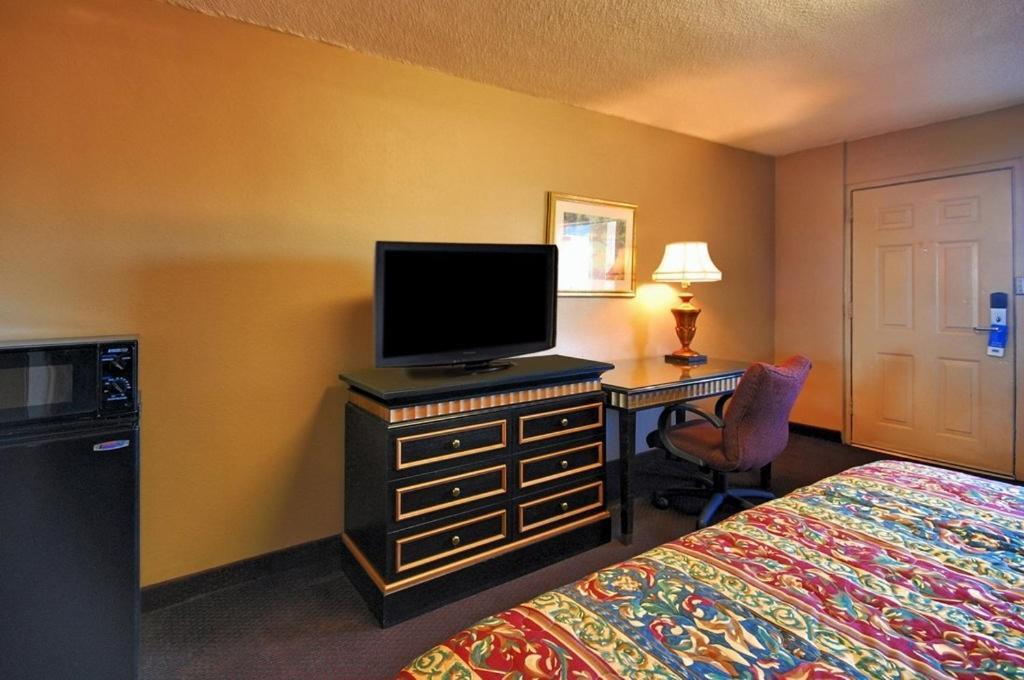 Rodeway Inn Indianola Стая снимка