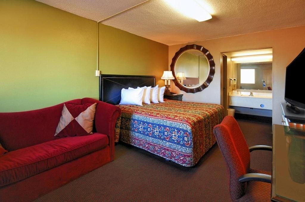 Rodeway Inn Indianola Стая снимка
