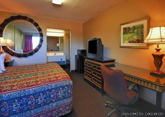 Rodeway Inn Indianola Екстериор снимка